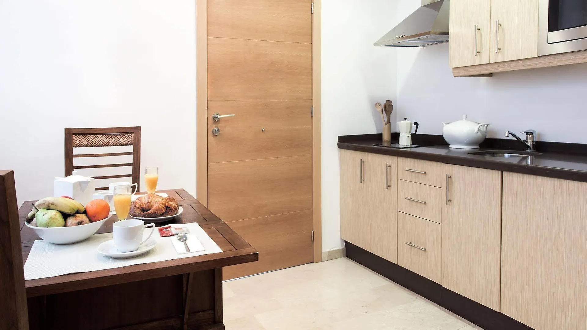 Puerta Catedral Studios Sevilla İspanya